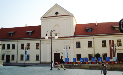 VIVOTEK provides high-coverage, low-profile surveillance system for Lublin's elegant cultural center 