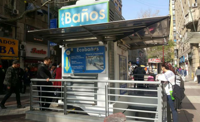 Boon Edam's entry system installed at Eco Baños in Chile’s capital city