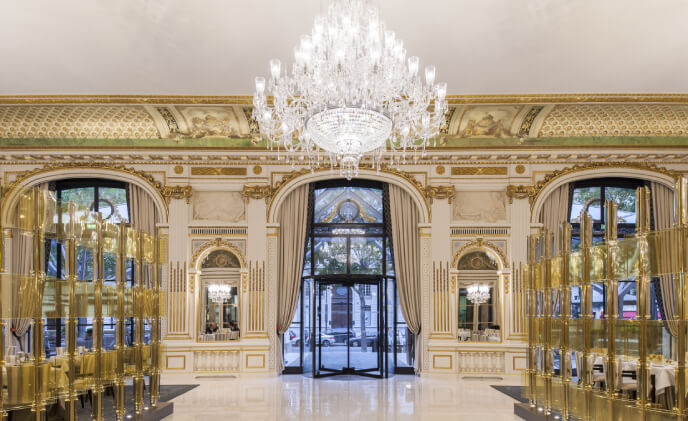 Historic Paris hotel revitalizes entry with Boon Edam revolving doors