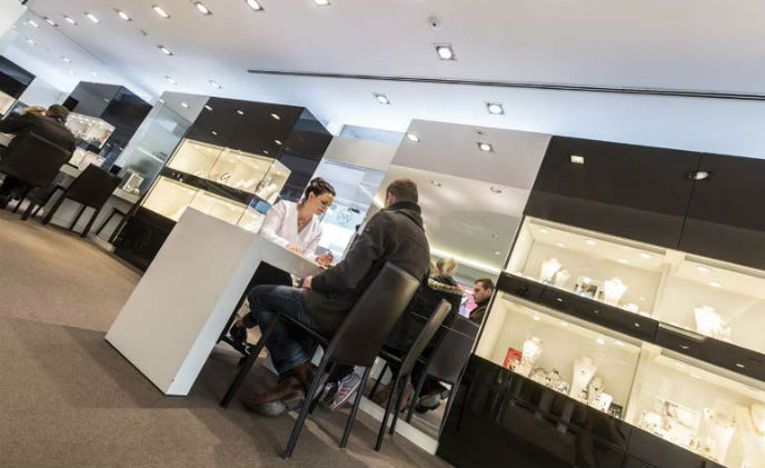 Mobotix system safeguards high-end jewelry store 