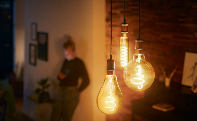 Philips Lighting launches two-range dimming LED bulbs with filament