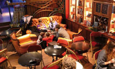Paris 'geeks' bar streamlines operations and heightens security with IP video surveillance