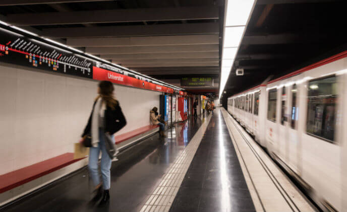 Transports Metropolitans de Barcelona keeps video security on the right track with Sony