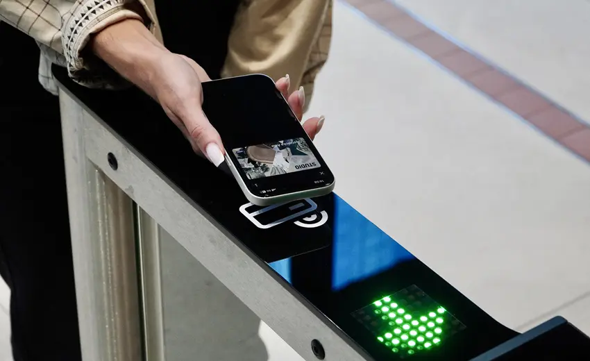 Skanska and HID bring Poland’s first fully digital-wallet access system to Warsaw