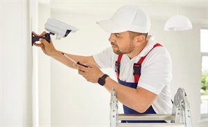 Small business security: Comparing DIY and professional installations