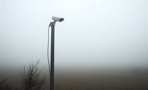 Hybrid cloud-edge deployments: A resource guide for security integrators in 2026