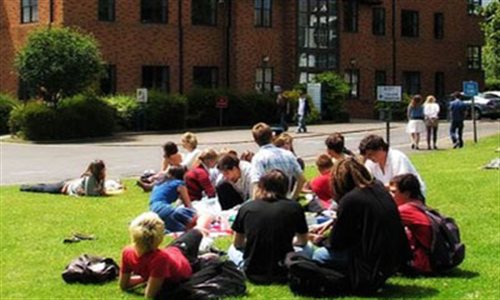 UK college secures campus with wireless access control 