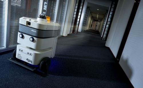 Guards, step aside! This robot sniffs, detects and alerts