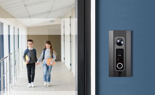 Robust video intercom from IDIS ensures door entry security, even in challenging conditions
