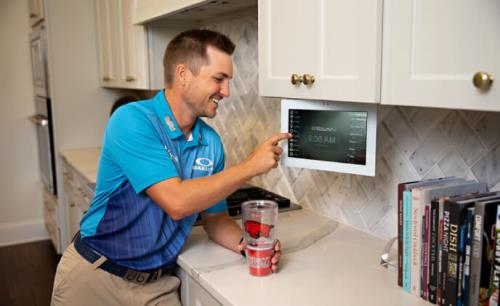 PGA pro golfer controls his home from the course with ELAN