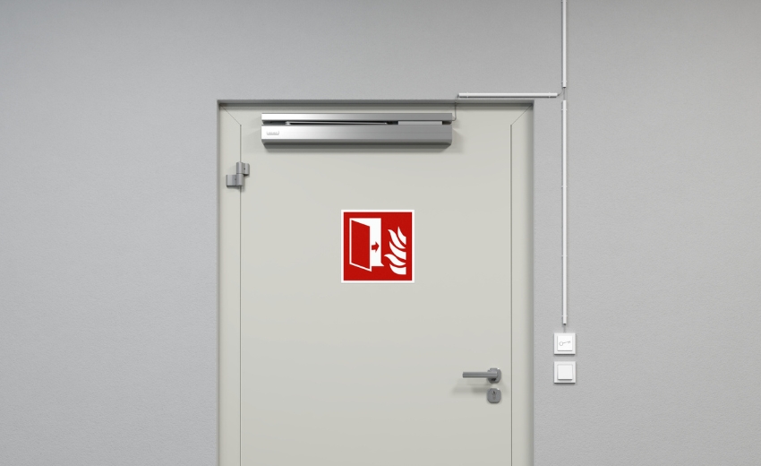 A single product for electronic door locking and automated closing
