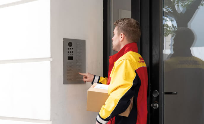 New IP video door intercoms for multi-tenant buildings