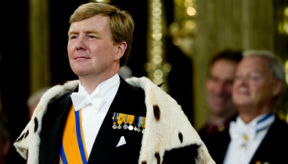 Holland anoints a new king without a hitch