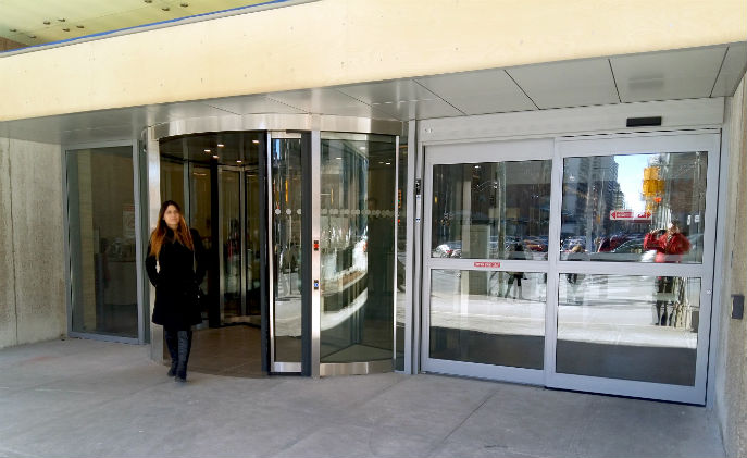 Mt. Sinai Hospital calms wind tunnel effect with Boon Edam revolving doors