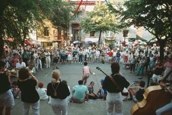 Seattle Police Monitor Local Festivities with Wireless Video from Azalea Networks