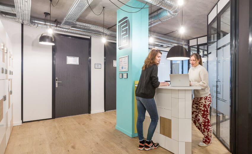 A French coworking space gains flexibility with real-time, cable-free access control