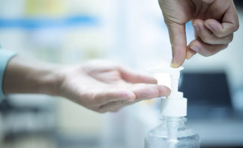 Kontakt.io alerts nurses before they enter patient rooms: Any dispenser, in any hospital