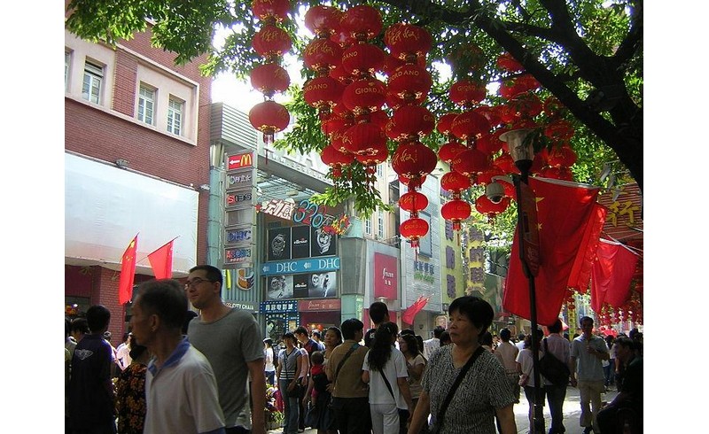 China retail spending to increase 90% by 2018, report forecasts