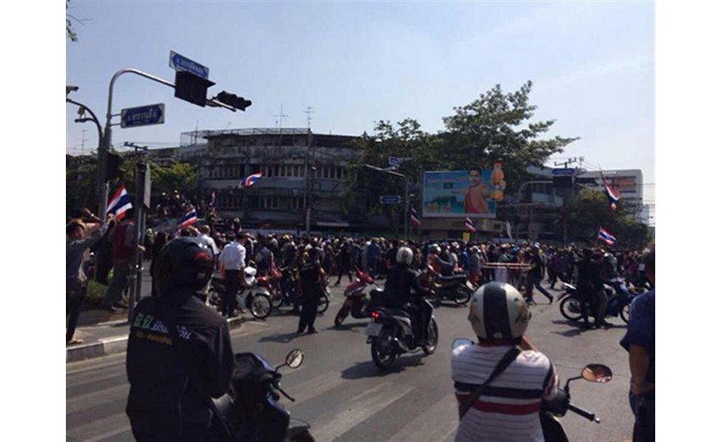 Bomb hits Thai protest march, 28 wounded